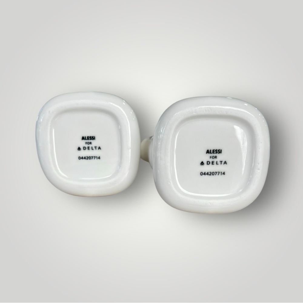 DELTA Air Lines Coffee 2 Creamers Business Class Delta One White Collectible New